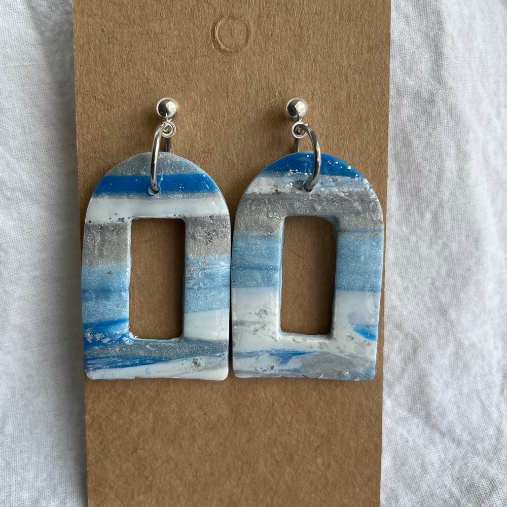 Handmade coastal/beachy polymer clay dangly earrings